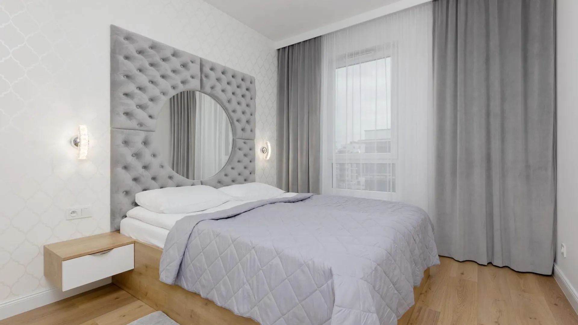 Praga Arte Apartments With Parking & Balcony By Noclegi Renters Warszawa
