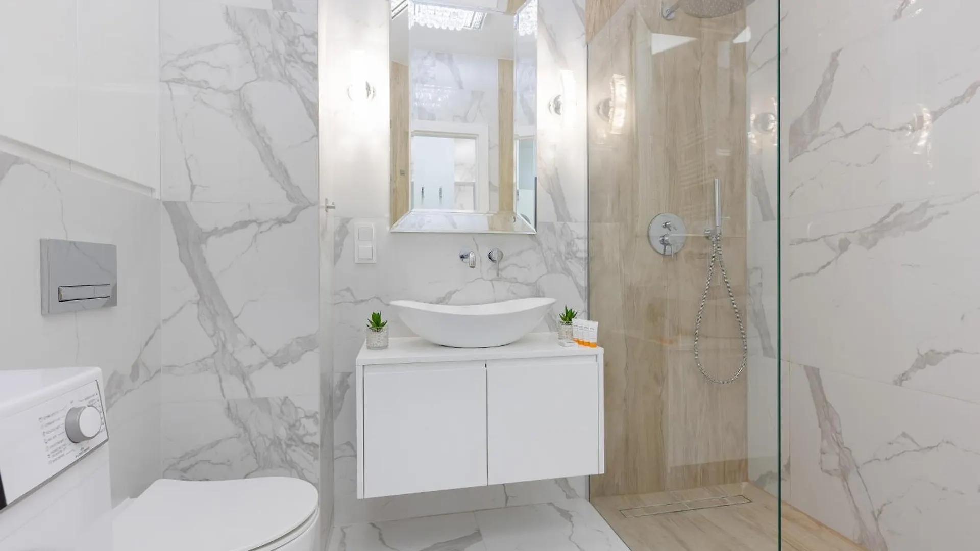 Praga Arte Apartments With Parking & Balcony By Noclegi Renters Warszawa