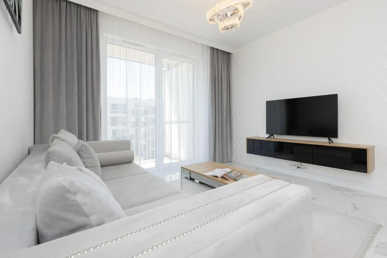 Praga Arte Apartments With Parking & Balcony By Noclegi Renters Warsaw Poland
