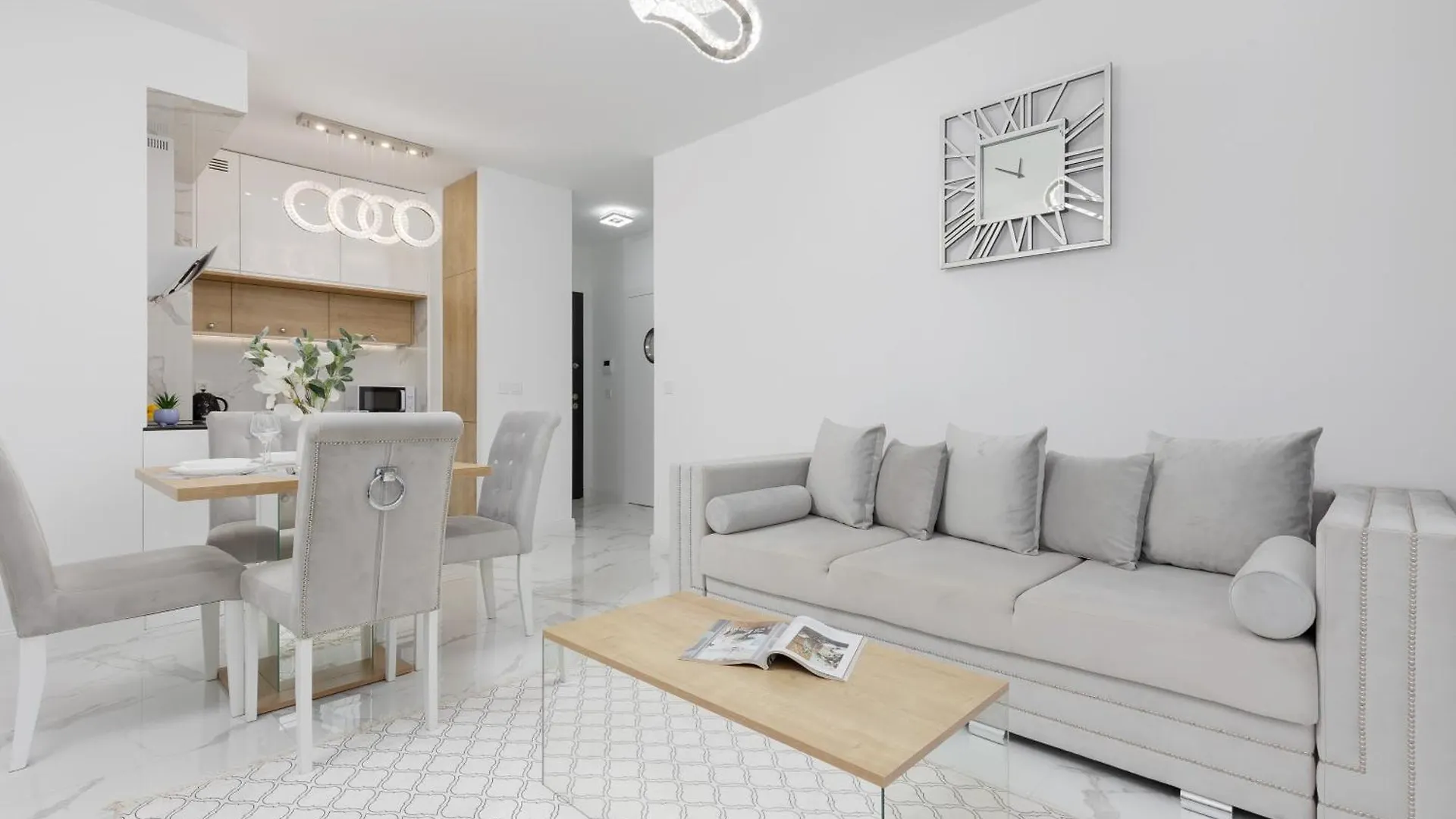 Praga Arte Apartments With Parking & Balcony By Noclegi Renters Warsaw Poland